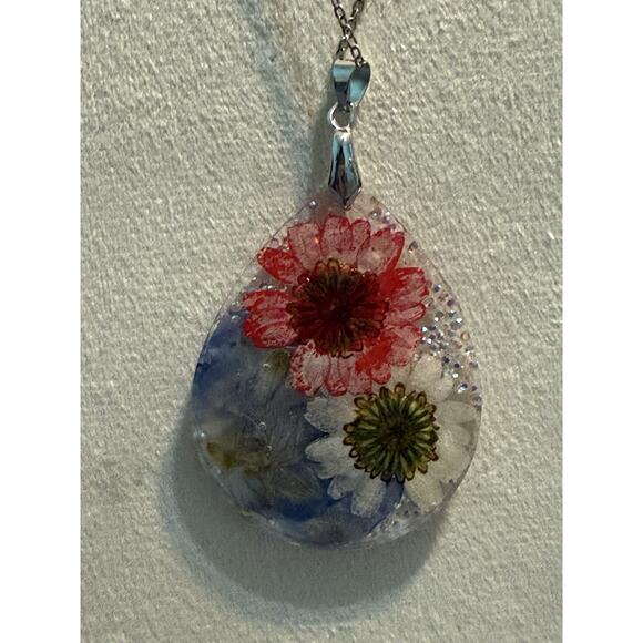 Red White And Blue Flowers Pendant1 And 1/2 In Width And 2 1/2 In Length - Picture 3 of 3
